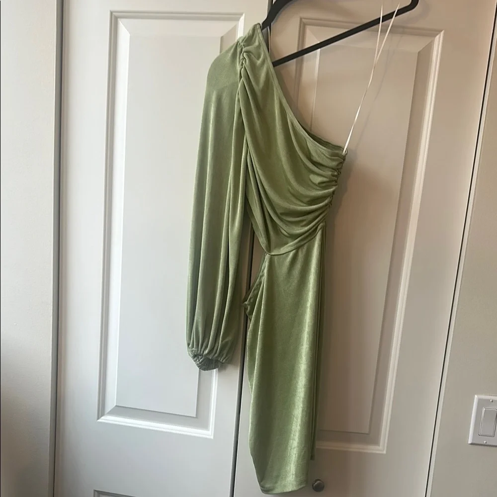 Green Off-Shoulder Ruched Top - Picture 3 of 3